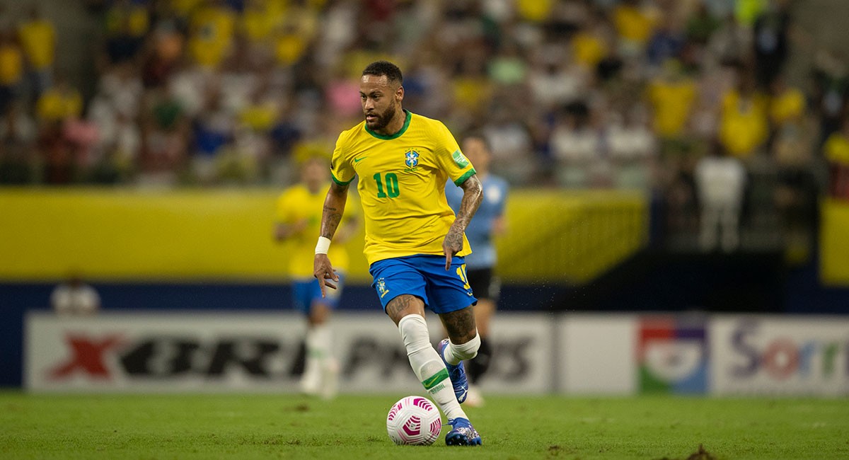 Brasil golea a Uruguay en Manaos con espectáculo de Raphinha y Neymar
